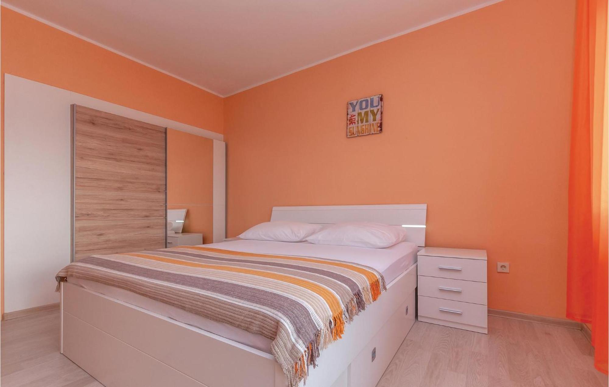 Cozy Home In Dolac With Kitchen Primošten Εξωτερικό φωτογραφία