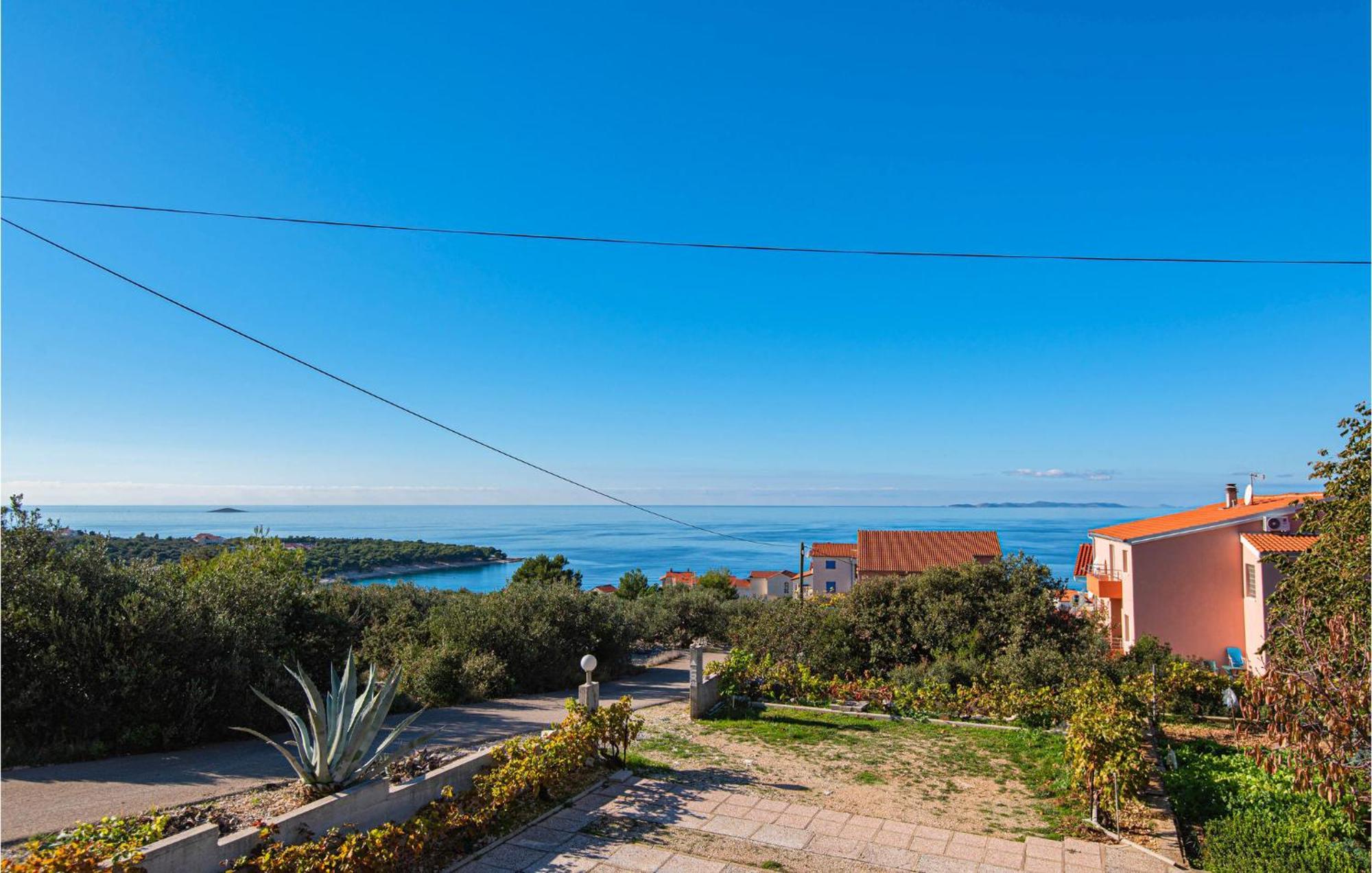Cozy Home In Dolac With Kitchen Primošten Εξωτερικό φωτογραφία
